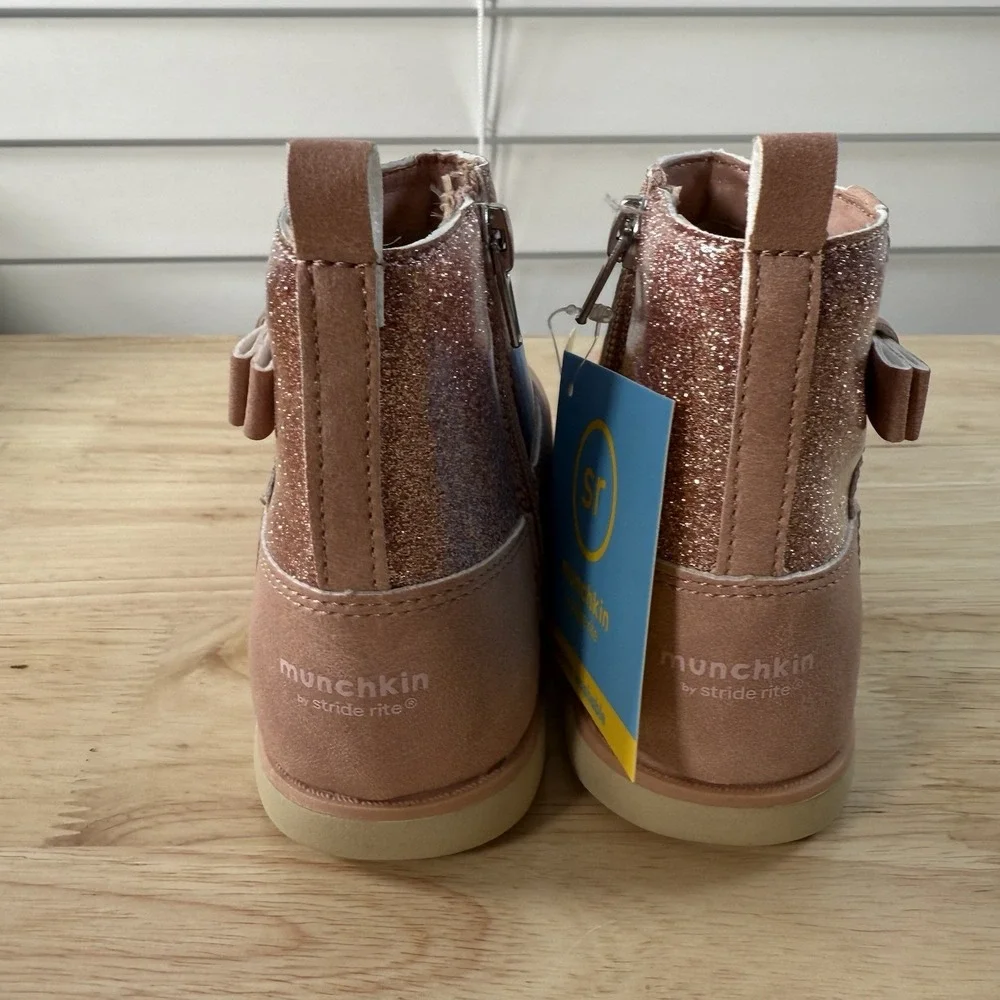 Munchkin Stride Rite Little Girl's Size 11M‎ Avalon Pink Glitter Side-Zip Boots
